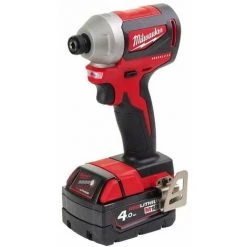 .MILWAUKEE. Visseuse à Chocs COMPACT 18V 1/4" Hex 2 Batteries 4Ah, Chargeur, En Coffret - Milwaukee M18 CBLID-402C
